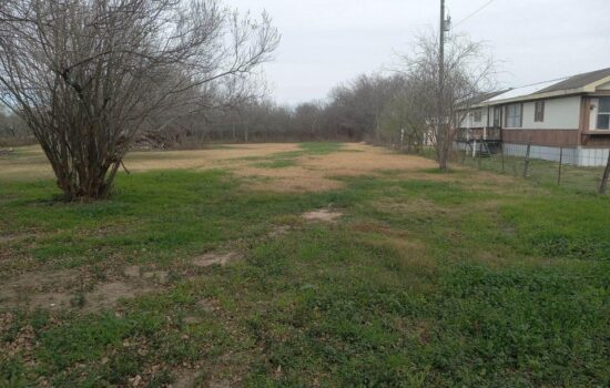 79,497 Sqft Land in Lytle TX